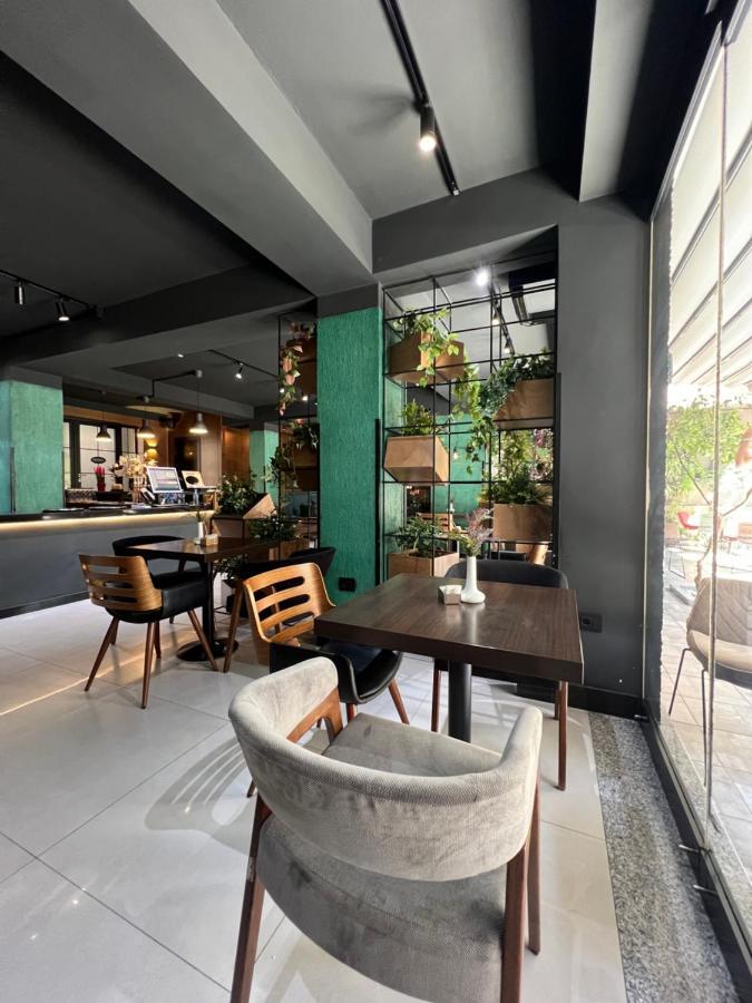 Vila 90 Boutique Hotel Tirana Buitenkant foto