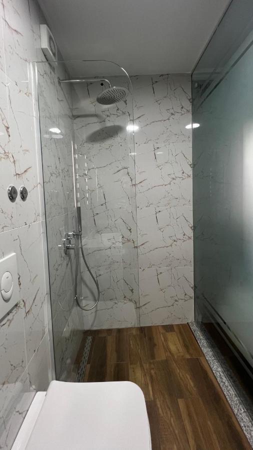 Vila 90 Boutique Hotel Tirana Buitenkant foto