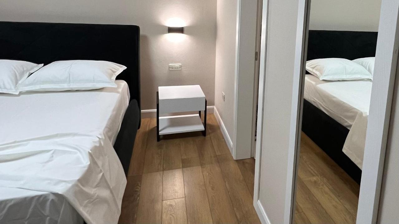 Vila 90 Boutique Hotel Tirana Buitenkant foto