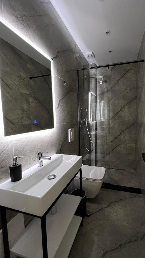 Vila 90 Boutique Hotel Tirana Buitenkant foto