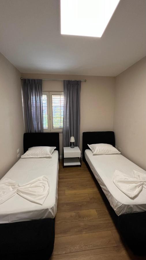 Vila 90 Boutique Hotel Tirana Buitenkant foto