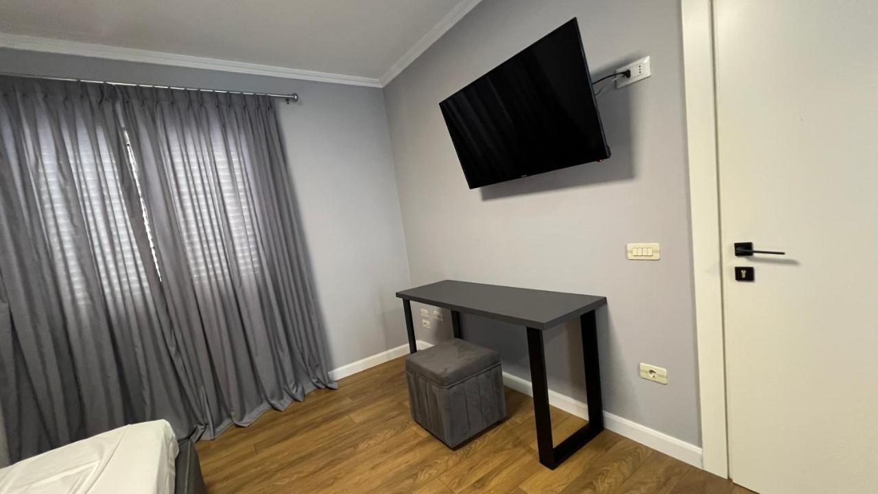 Vila 90 Boutique Hotel Tirana Buitenkant foto